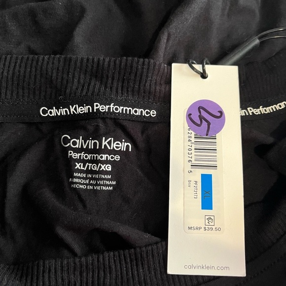 CK Cropped Tshirt - Picture 4 of 5